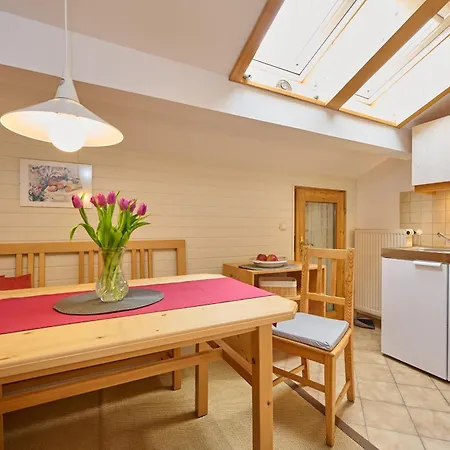 Gaestehaus Weissenbacher-ferienwohnungen Appartamento Marquartstein