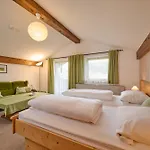 Gaestehaus Weissenbacher-ferienwohnungen * Marquartstein