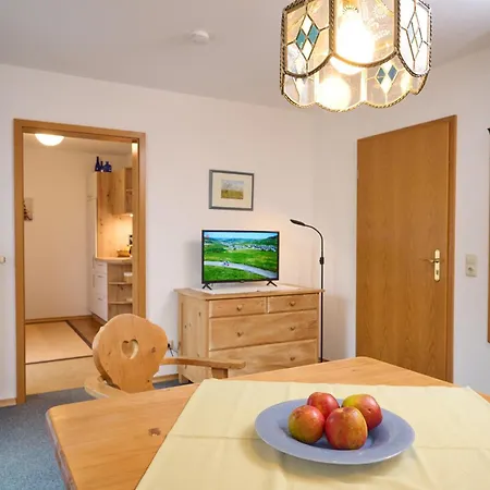 Gaestehaus Weissenbacher-ferienwohnungen * Marquartstein