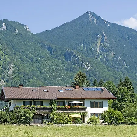 Gaestehaus Weissenbacher-ferienwohnungen * Marquartstein